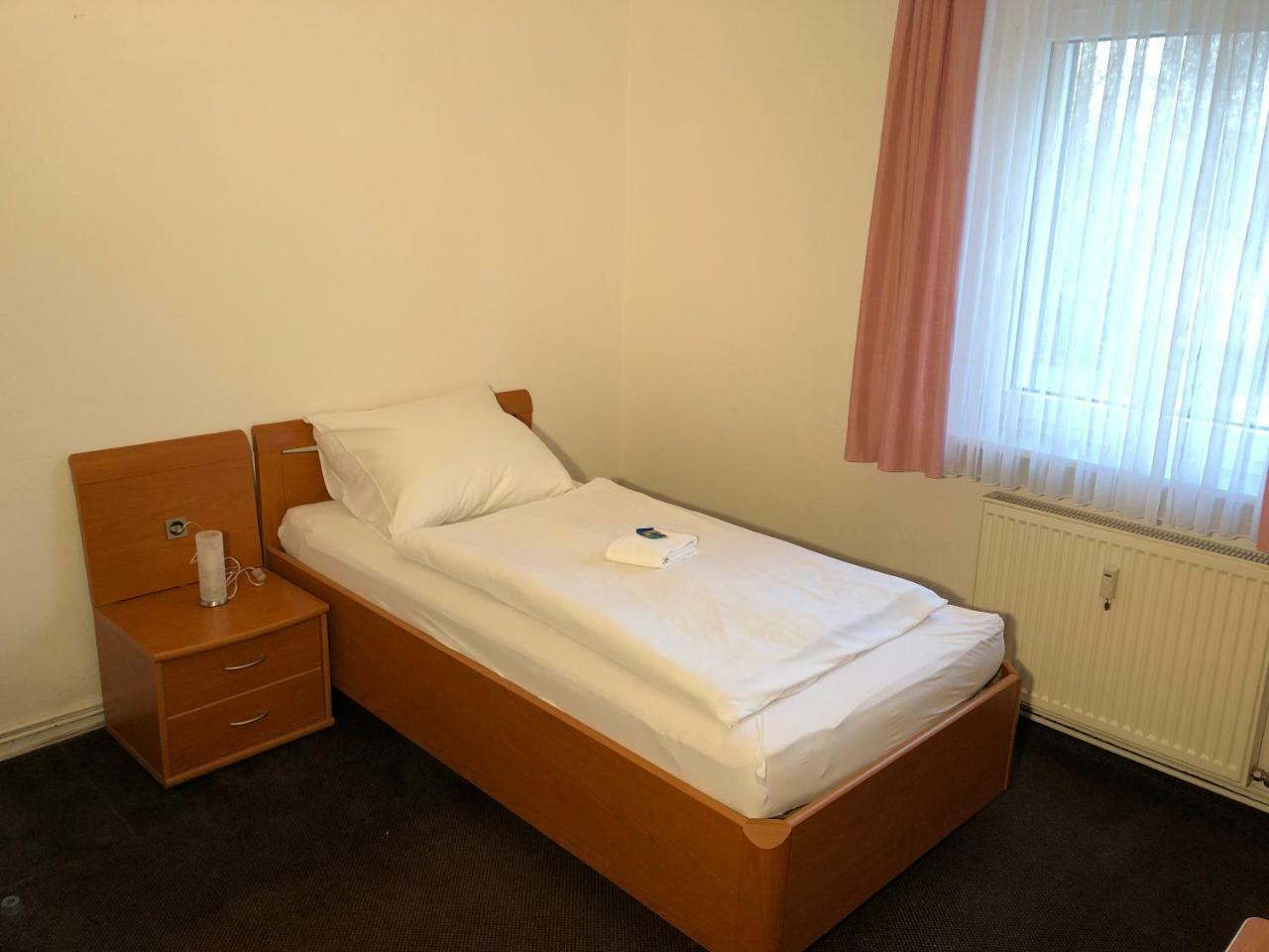 Hotel Mivano Lehrte Extérieur photo