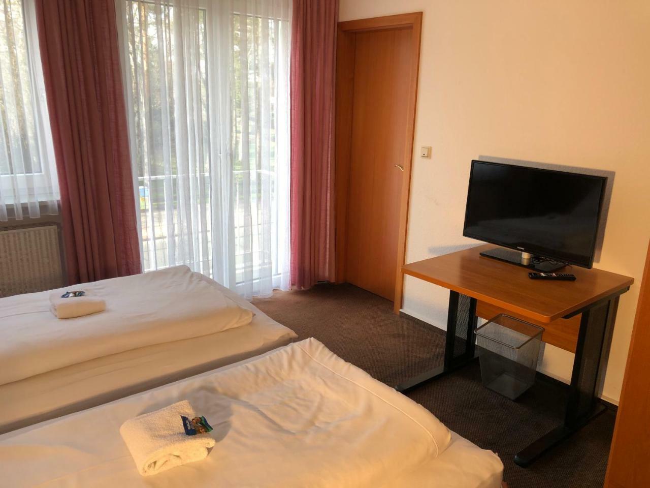 Hotel Mivano Lehrte Extérieur photo