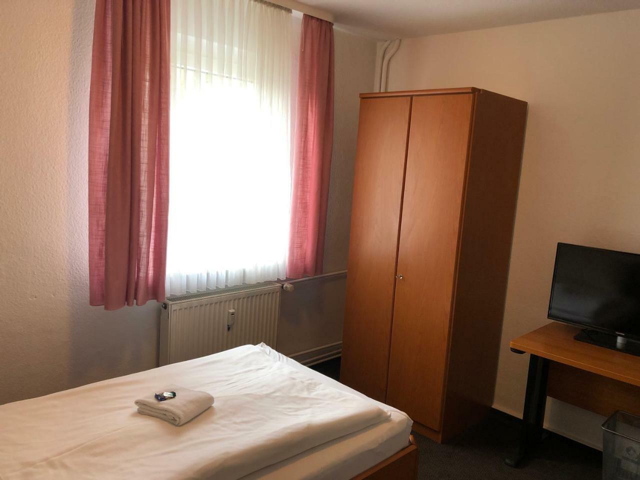 Hotel Mivano Lehrte Extérieur photo